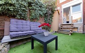 Apartamento con jardín privado
